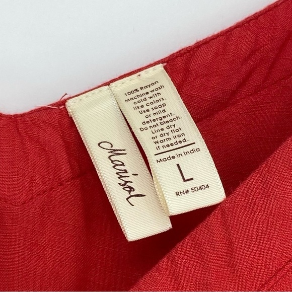 Marisol red tank top with wood button front detail, L - Picture 3 of 8